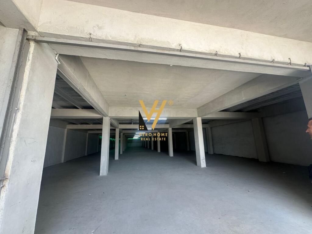 MAGAZINA 770M2 ME QERA TE AUTOSTRADA TR-DR