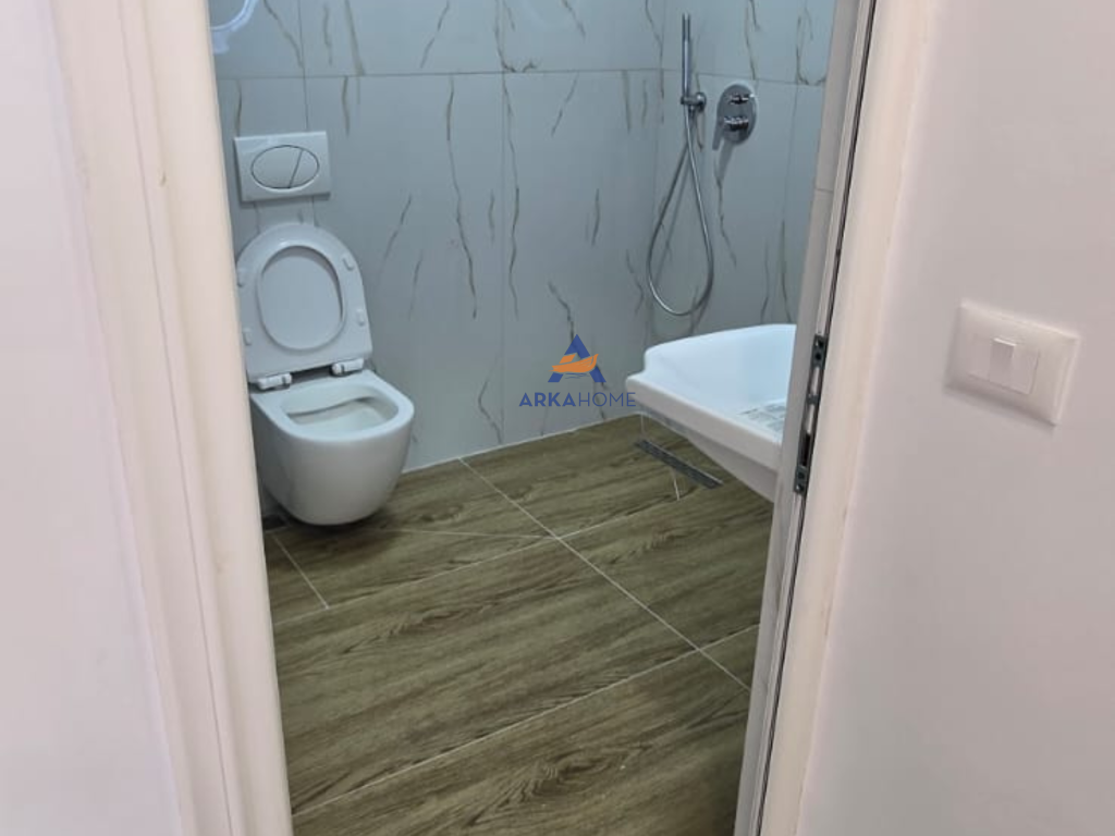SHITET APARTAMENT 1+1+BALLKON "RRUGA IRFAN TOMINI, PËRBALL KOMPLEKSIT DELIJORGJI".