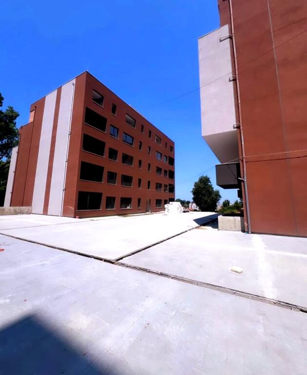 SHITET APARTAMENT 2+1+2 PERBALLE XIBRAKUT