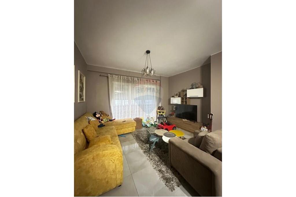 APARTAMENT 2+1 PER SHITJE TE VILA GOLDI