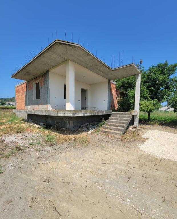 Karpen for sale private house near the beach