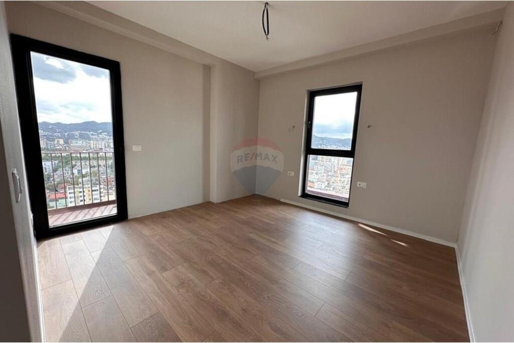 Office for rent at TIRANA GARDEN BUILDING!