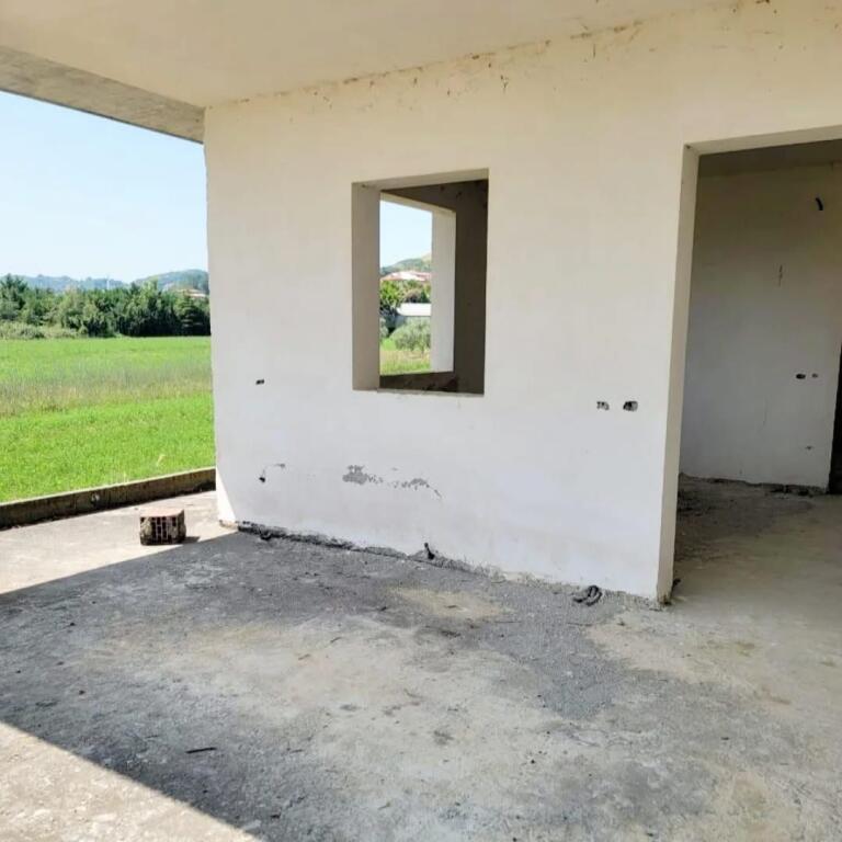 Karpen for sale private house near the beach