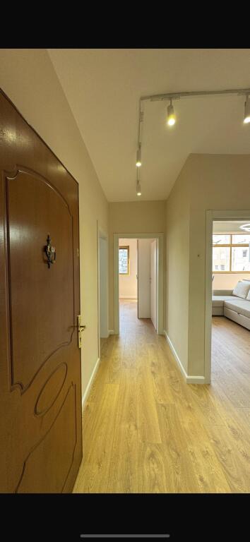 Jepet Me Qera Apartament 2+1+1 Ballkon