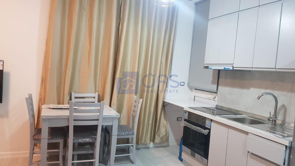 Appartamento 1+1 in affitto presso Komuna e Parisit