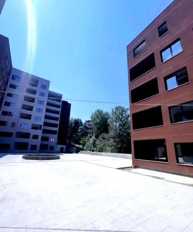SHITET APARTAMENT 2+1+2 PERBALLE XIBRAKUT