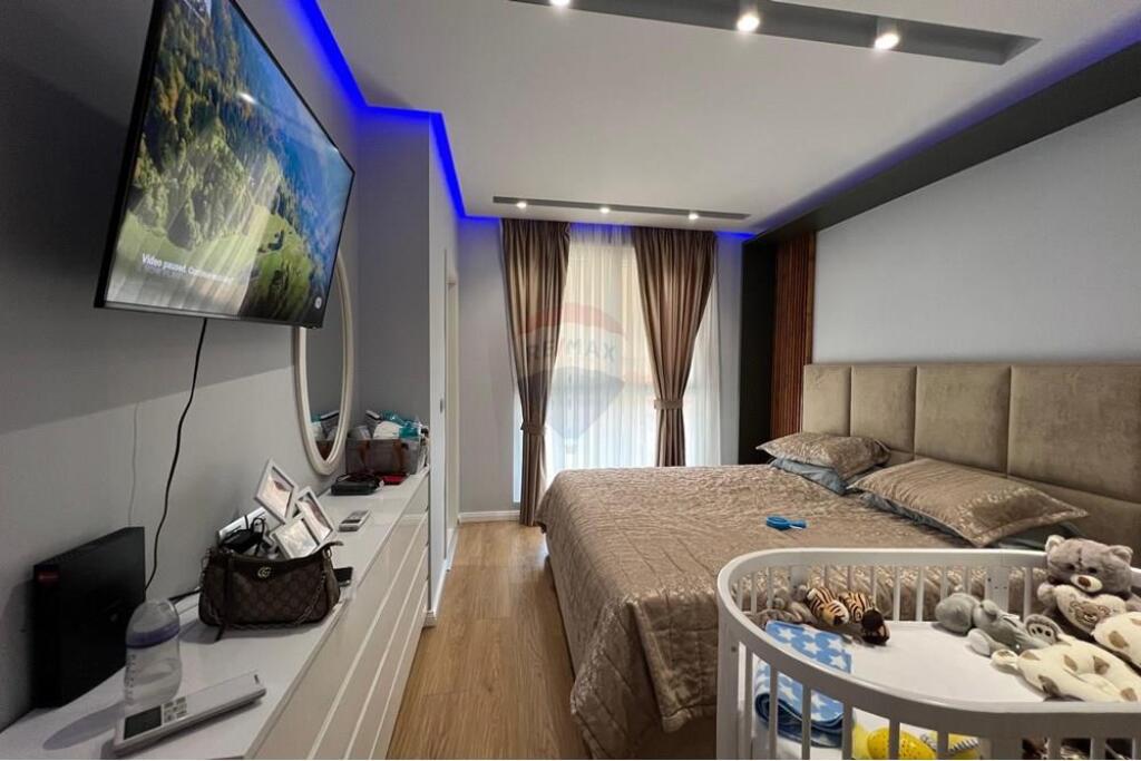 Shitet Apartament 2+1+2 në Ali Dem!