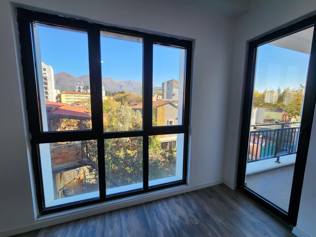 Apartment for Sale 2+1+2WC &amp; Balcony – 📍 "Kompleksi Arlis" Farmacia 10, Rr. Dibres – 114.3 m² – (€216,500)