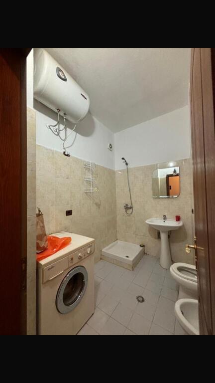 Jepet Me Qera Apartament 2+1+1 Ballkon
