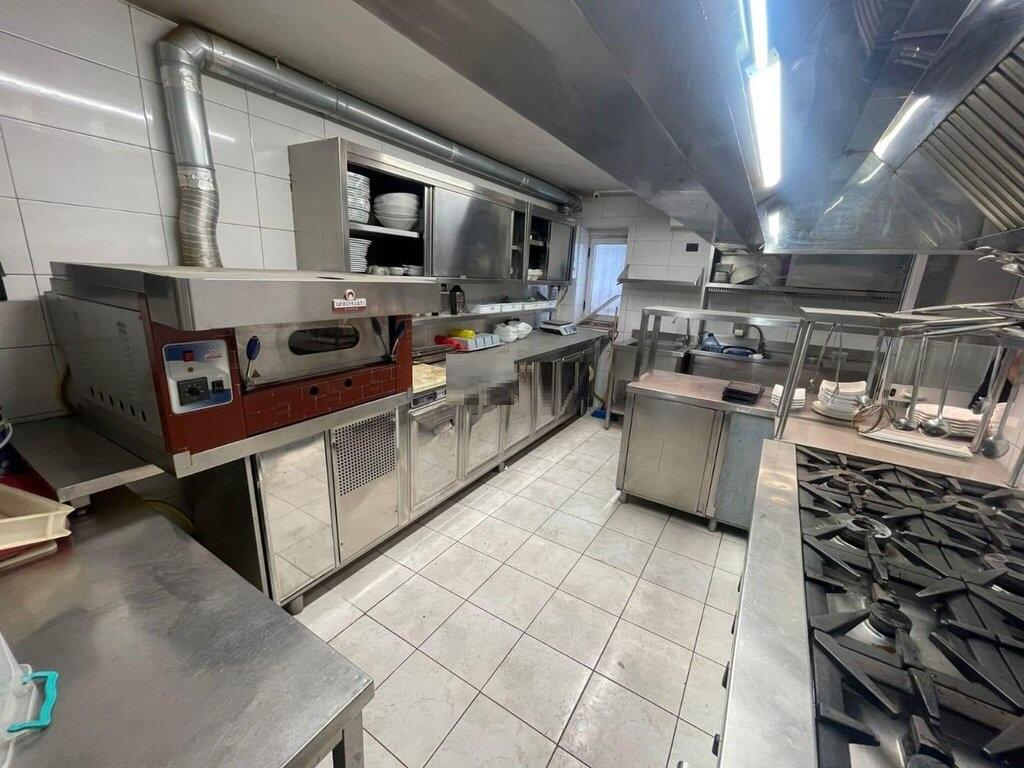 Golden Business Opportunity – Restaurant Fish Ready for Operation in the Heart of Tirana for Rent!