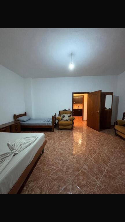 Jepet Me Qera Apartament 2+1+1 Ballkon