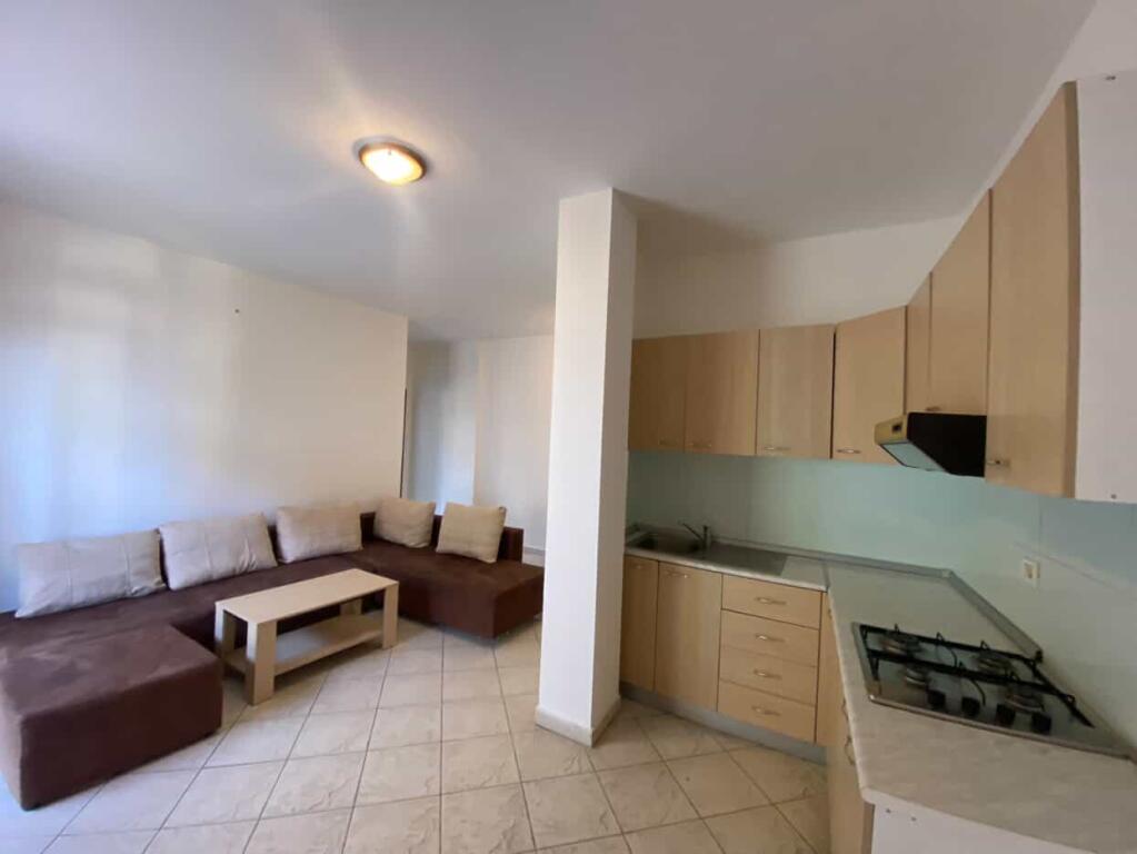 Shitet, Apartament 1+1, Shëngjin (Pranë Hotel Ermiri Palace)
