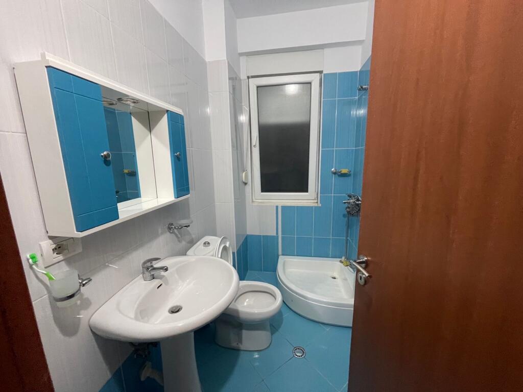 2+1, furnished, at FZ Liqeni i Thate, price negotiable