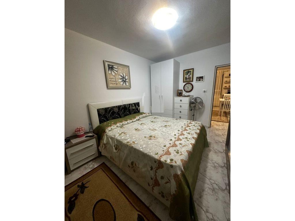 For Sale Family Apartment - Main road near Oslo local Bardhyl street