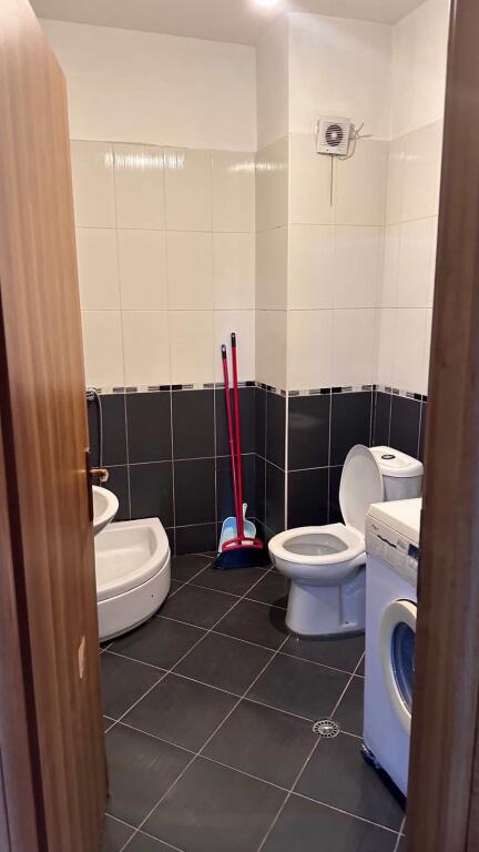 Apartament 2+1+2 me qera, mbrapa Artist, Astir