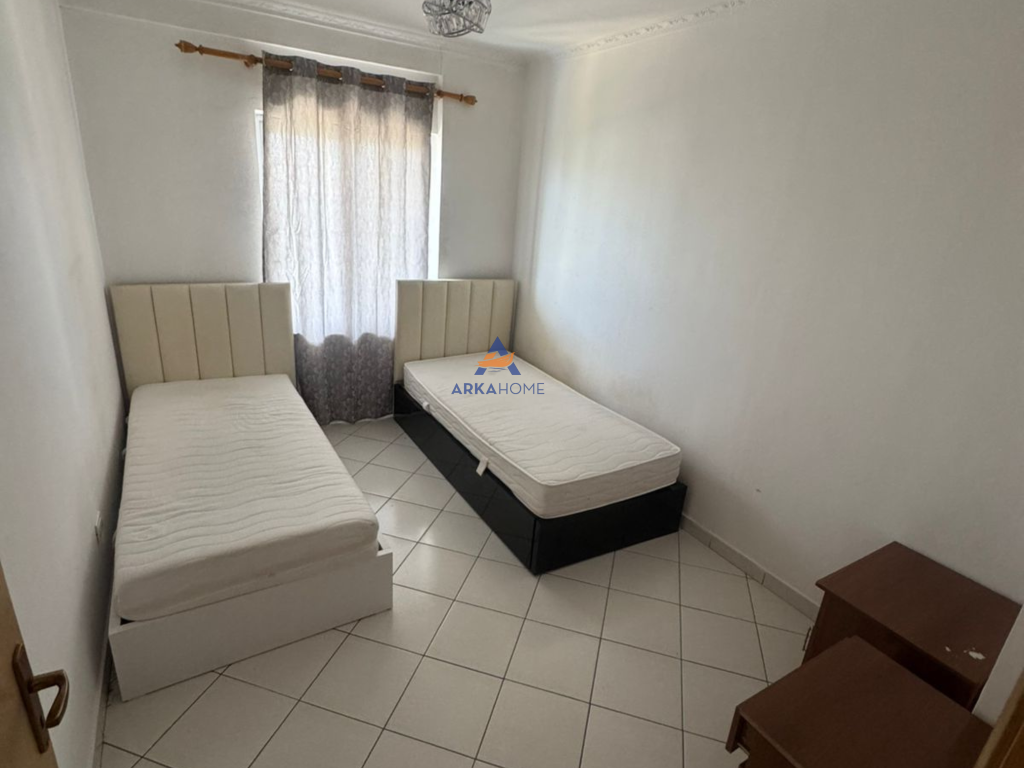 JEPET APARTAMENT ME QERA 2+1+BALLKON "TE BAR OSLOS NE ASTIR".
