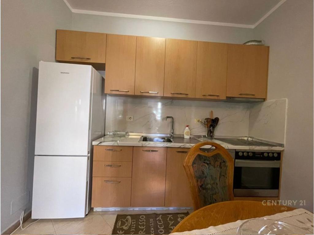 Apartament 2+1 për Qira – Myslym Shyri