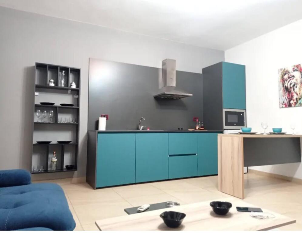 Jepet me qera Apartament 1+1 te Kafe Flora