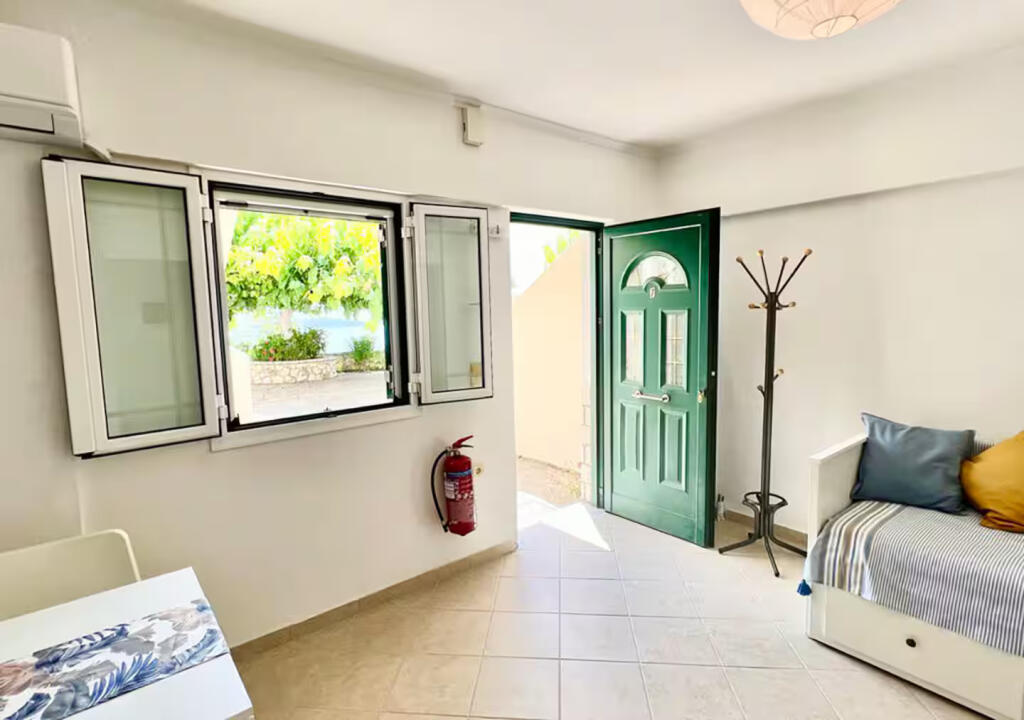 Apartament Me Qera 2+1 Tek Pazari I Ri (ID B221321) Tirane.