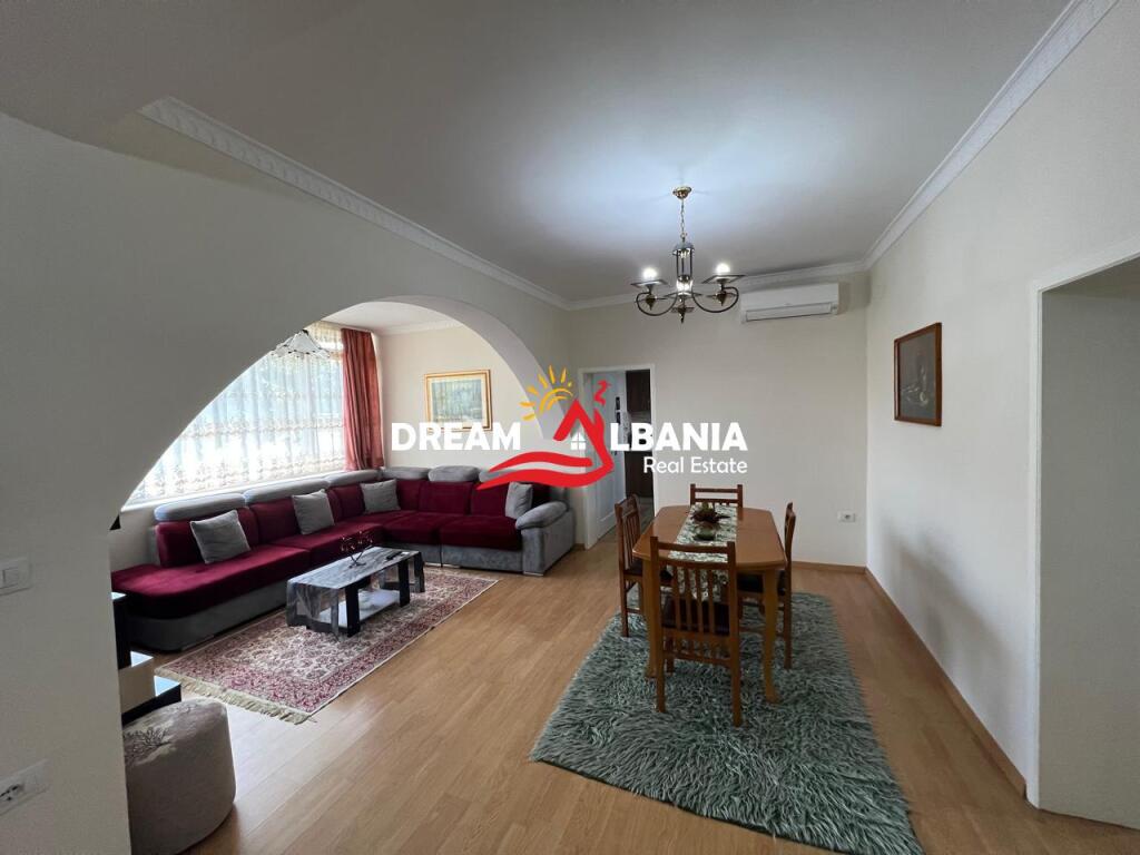 Jepet me qera 3+1+2 kati i nje vile tek Inxhinieria e Ndertimit (ID 4241037)