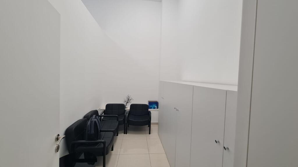 For rent a space of 110 m² on the ground floor in the "Kika 2" complex of Niku