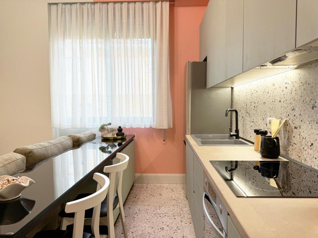 1+1 Apartment for Rent - Pazari i Ri