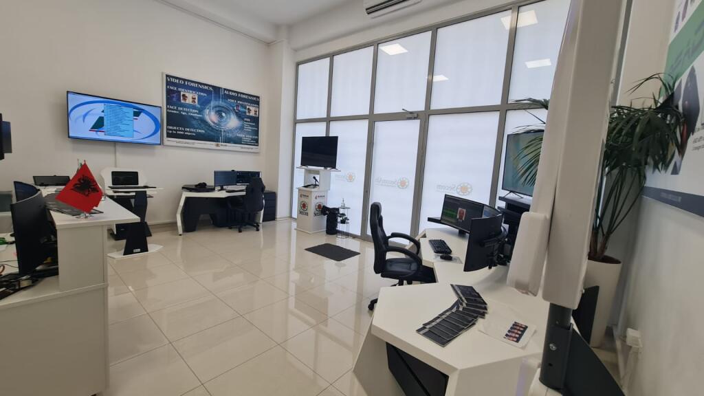 For rent a space of 110 m² on the ground floor in the "Kika 2" complex of Niku