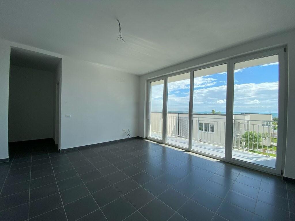 CMIMI I ULUR PËR SHITJE APARTAMENT I RI 1+1 ME PAMJE NGA DETI - TALE, LEZHË