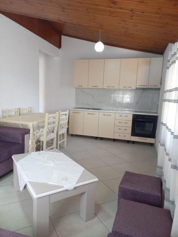 For rent entrance 2+1 in Lapraka!