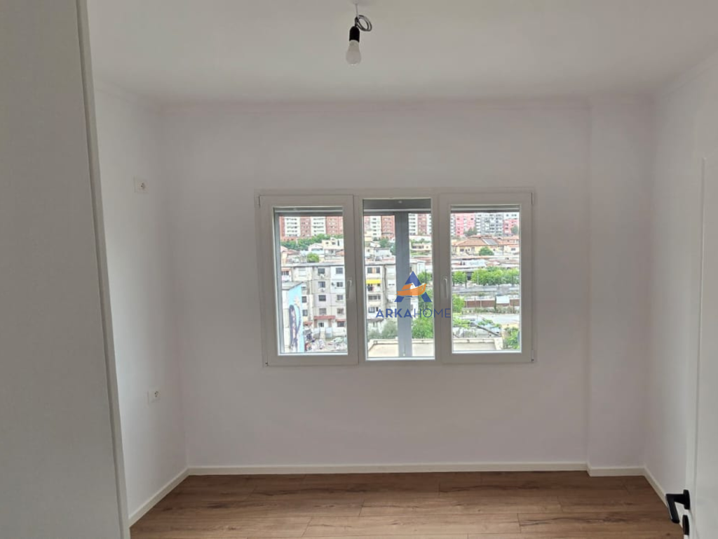 SHITET APARTAMENT 1+1+BALLKON "TE RRUGA IRFAN TOMINI, PERBALL KOMPLEKSIT DELIJORGJI".