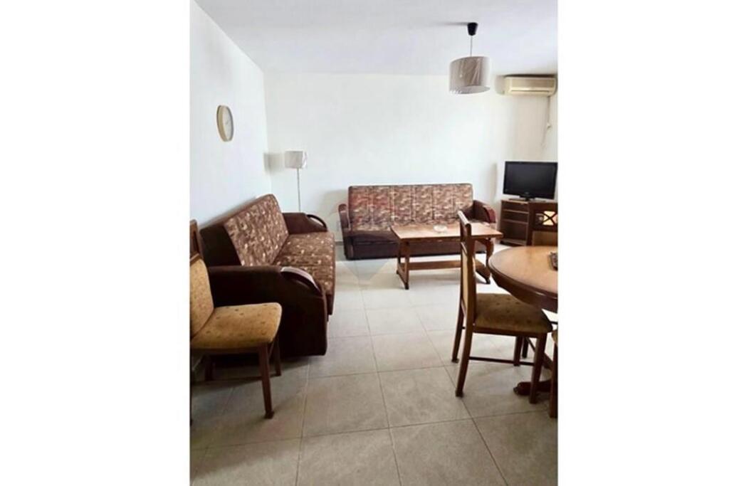 2+1 APARTMENT FOR RENT, WILLSON SQUARE