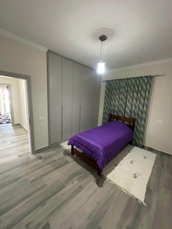 Qera Hyrje Private 2+1+Parkim, Kodra E Priftit.