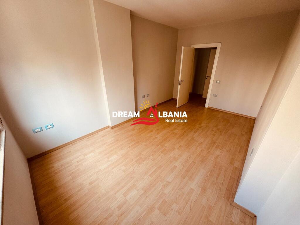 IN VENDITA Appartamento 2+1 + Garage nella Comunita di Parigi, Tirana (ID: 41211995)
