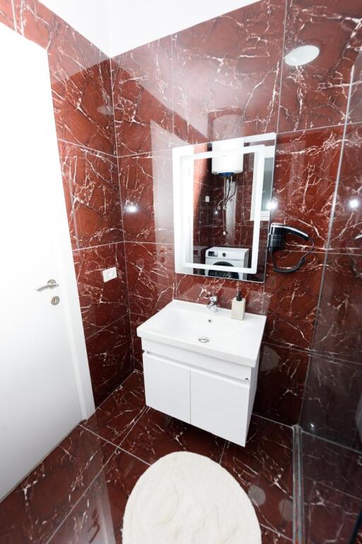 2+1 Apartment for Rent Near the School "Drita e Dijes", Vlorë