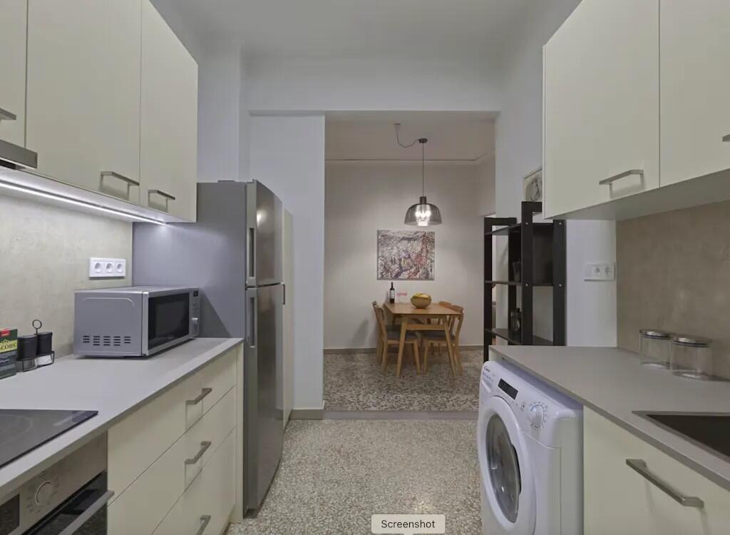 Apartament Me Qera 2+1 tek Rruga e Dibres (ID B2201369) Tirane.