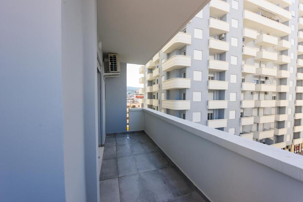 2+1 Apartment for Rent Near the School "Drita e Dijes", Vlorë