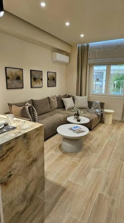 Apartament Me Qera 1+1 Tek 5 Maji (ID B2101156) Tirane.