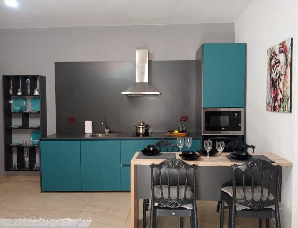 Jepet me qera Apartament 1+1 te Kafe Flora