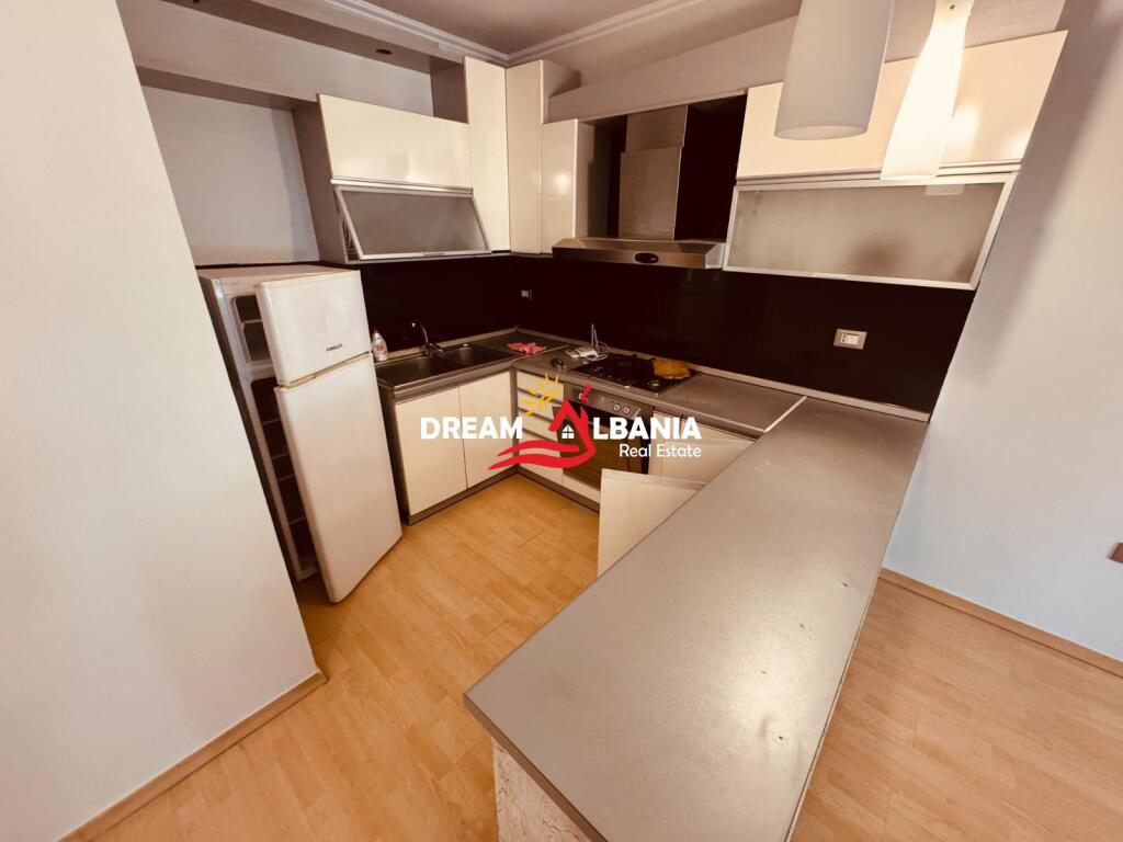 IN VENDITA Appartamento 2+1 + Garage nella Comunita di Parigi, Tirana (ID: 41211995)