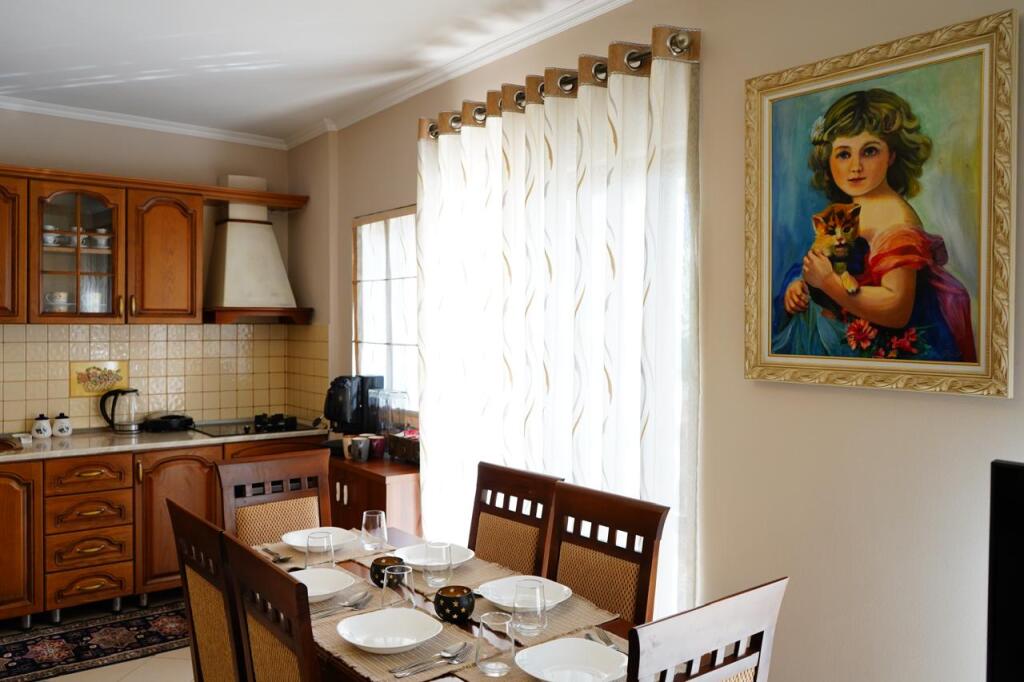 🏢In Selvia, near Market SPAR, a 2+1+2 furnished apartment is for rent.