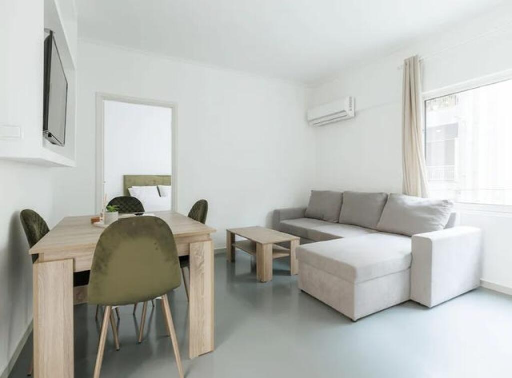 Apartament Me Qera 2+1 tek Farmacia 10 (ID B2201368) Tirane.