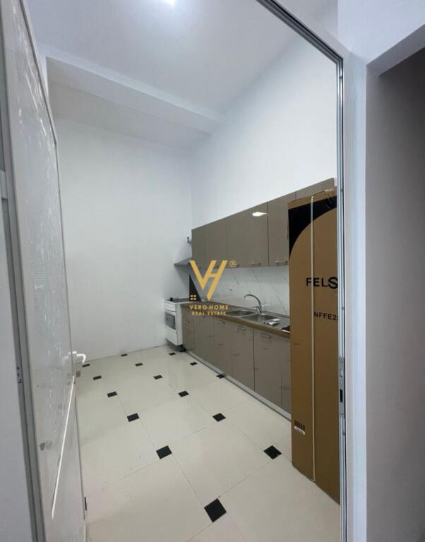 JEPET AMBIENT 100M2 ME QERA NE YZBERISHT