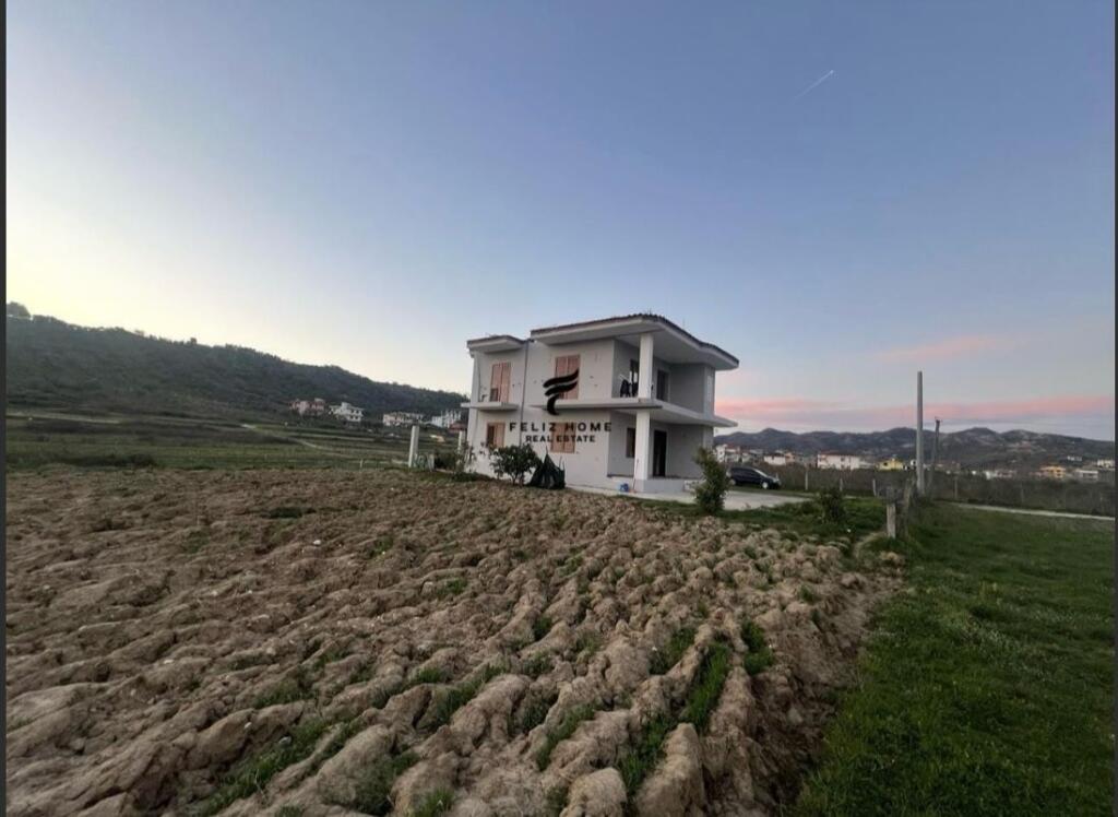 FOR SALE VILLA 260 M2 VORE