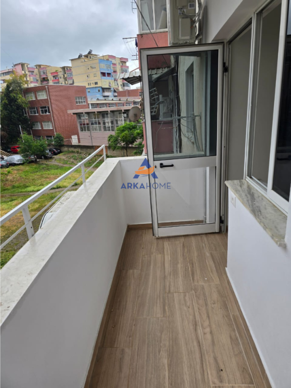 APARTAMENT ME QERA 1+1+BALLKON "PRANE SHKOLLES VACE ZELA, DON BOSKO".