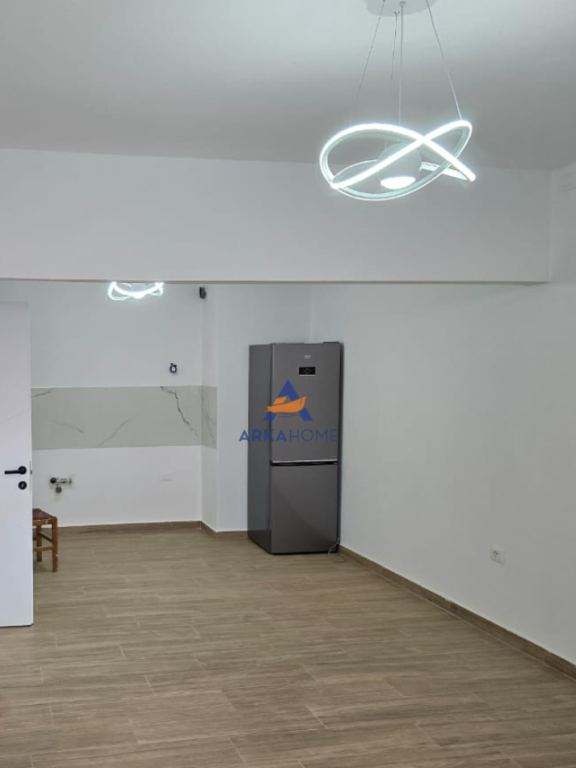 APARTAMENT ME QERA 1+1+BALLKON "PRANE SHKOLLES VACE ZELA, DON BOSKO".