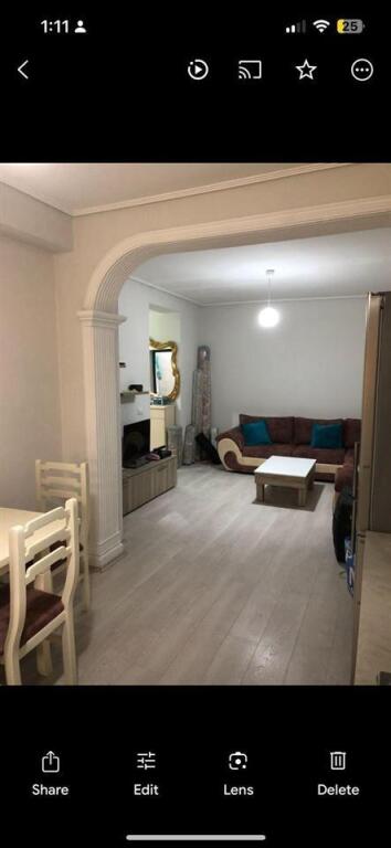 Një apartament 1+1 jepet me qera tek Oshe, bulevardi Gjergj Fishta.