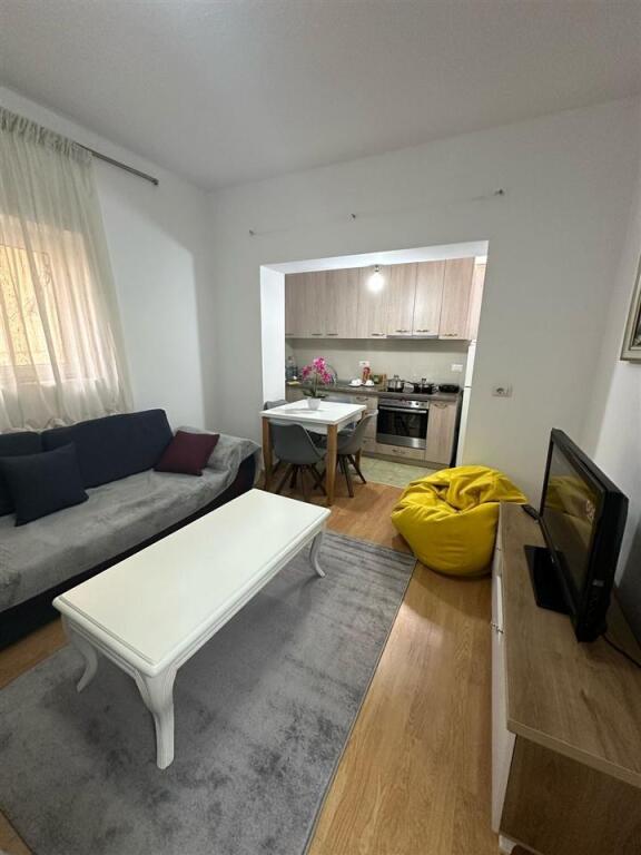 Apartament 3+1 me post parkimi në shitje në Brryli, Tiranë - 106 m²