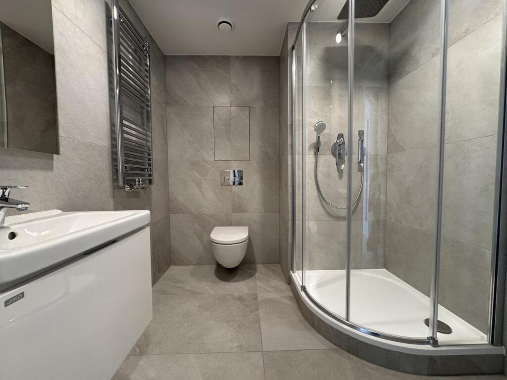 Garsoniere me qera tek Komuna e Parisit (ID BG137) Tirane