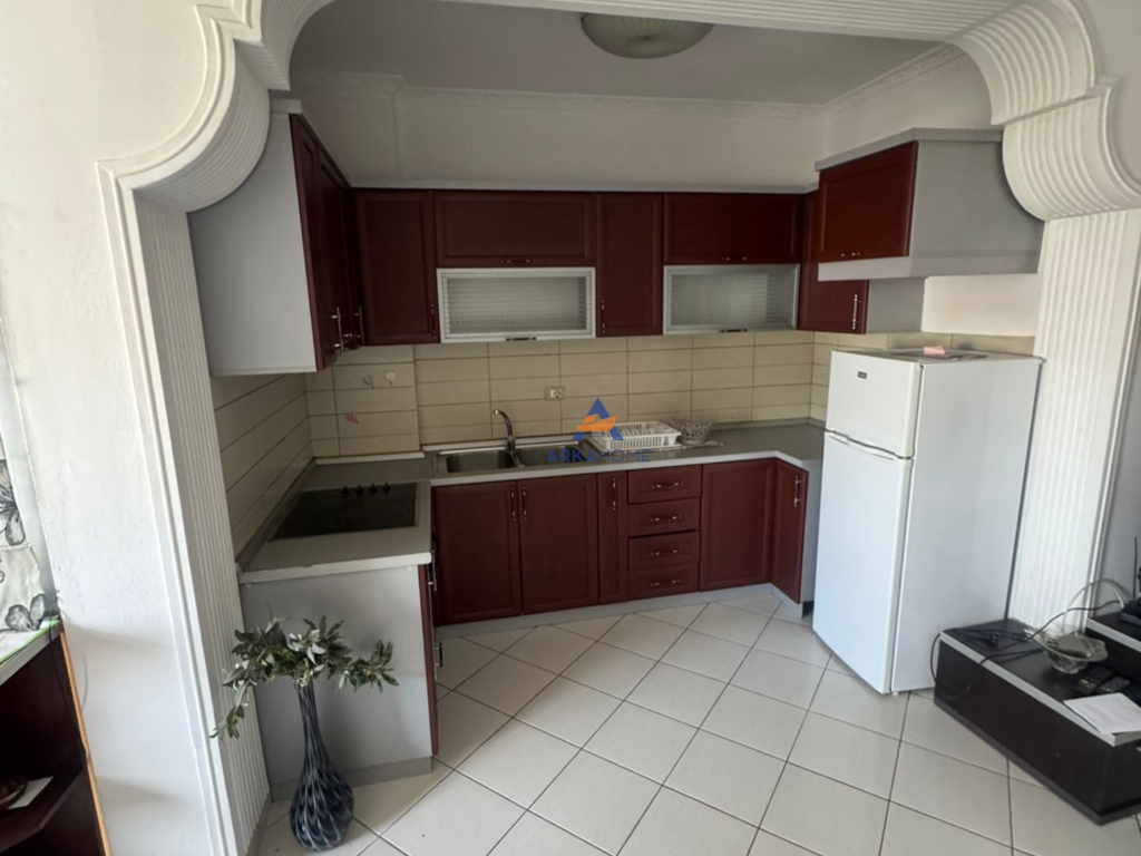 JEPET APARTAMENT ME QERA 2+1+BALLKON "TE BAR OSLOS NE ASTIR".