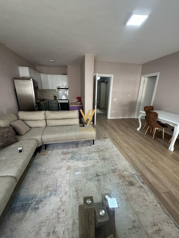 APARTAMENT 2+1 ME QERA NE FRESK, TEK RRUGA E THESARIT